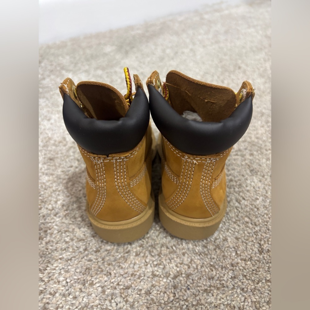 NIB TIMBERLAND CLASSIC 6 IN WATERPROOF BOOT WHEAT NUBUCK Toddler 5 - Picture 4 of 9